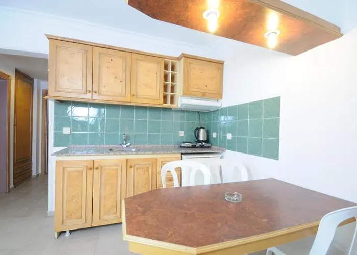 Kocer Club فندق 3*