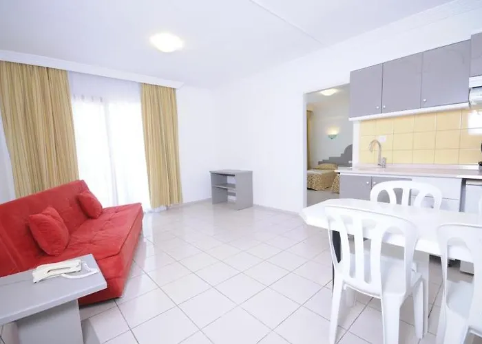 فندق Kocer Club مرمريس